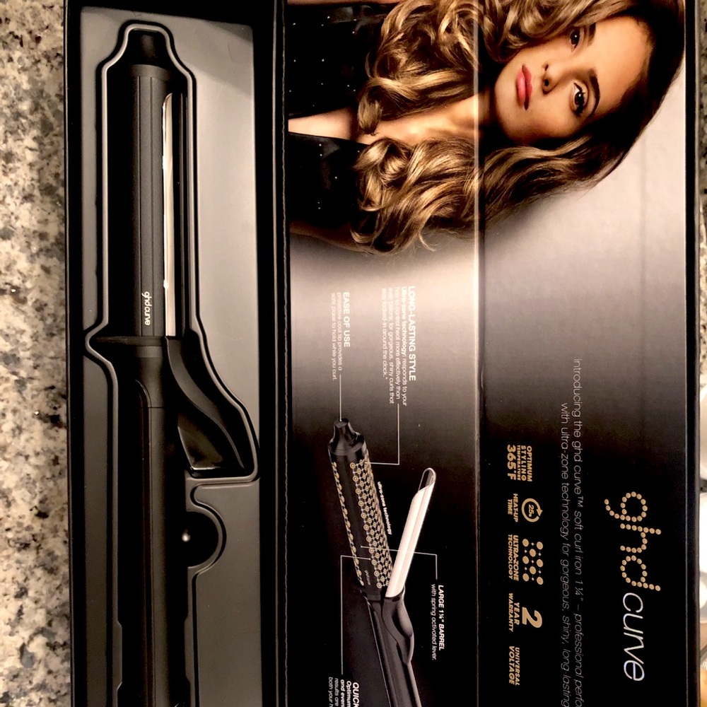 GHD soft curve 1 1/4 curling iron